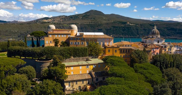 Castel Gandolfo świętuje obecność papieży,…